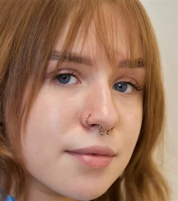 Can you put makeup on a nose piercing?