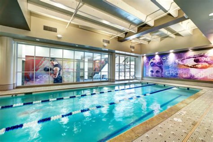 Do all LA Fitness have pools?