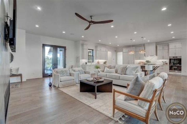 How do I become a home stager in Georgia?