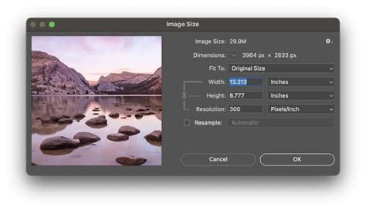 How do I resize a layer in Photoshop CC 2018?