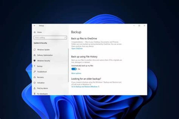 How do I set up automatic backup in Windows 10?