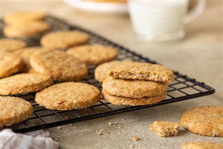 How do you keep cookies fresh in the mail?
