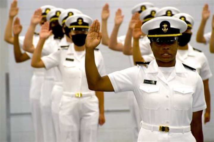 How does Navy ROTC work?