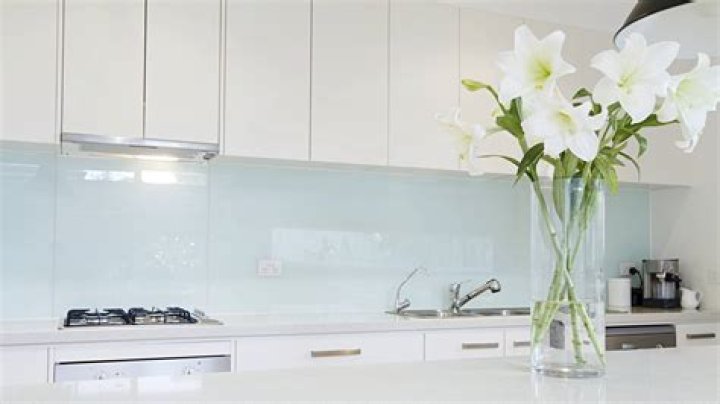 How much does a glass splashback cost?