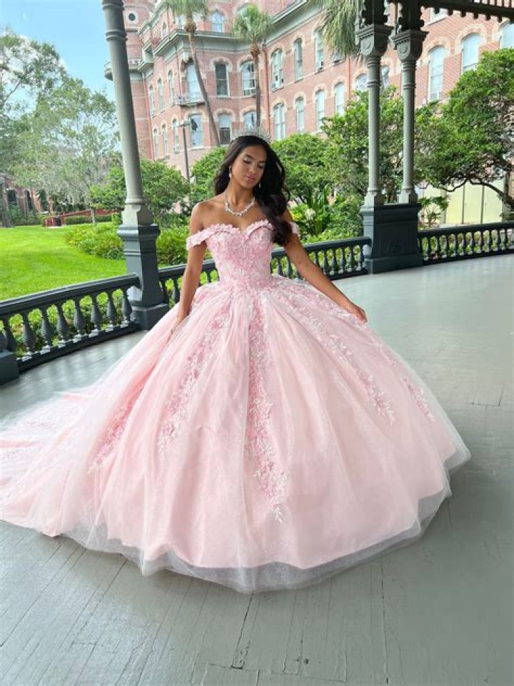 What's the difference between a Sweet 16 and Quinceanera?