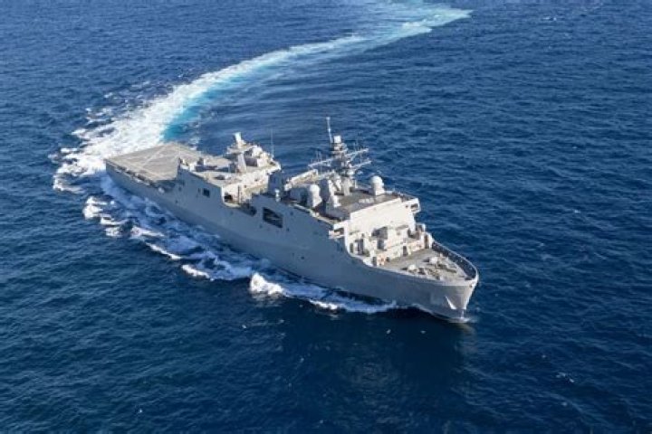 What are the names of the current Royal Navy amphibious assault ships?