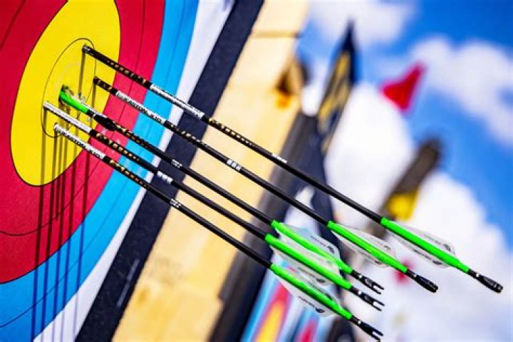 What side do you put an arrow on a bow?